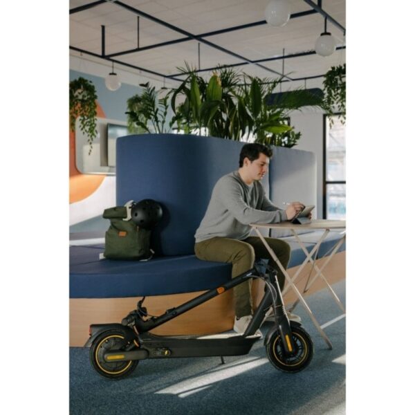 Segway Ninebot KickScooter MAX G2E Trotinete Eléctrica 10" 450W Preto